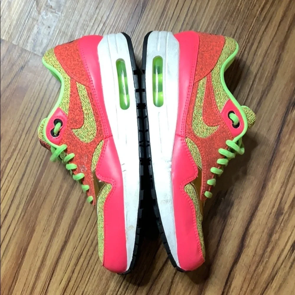 Nike Air Max 1 SE Ghost Green Women (8)